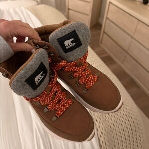 Sorel Brown Winter Boots with Grey Collar and Red-Orange Laces